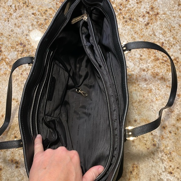 Michael Kors Large Saffiano handbag - Picture 5 of 10